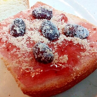 苺ジャムと小豆甘納豆のミニトースト